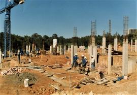 1995 GC Building scenes 19950413 004: Construction starts