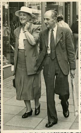 1955 HA 033a Mrs Mears and Mr Harris in JHB