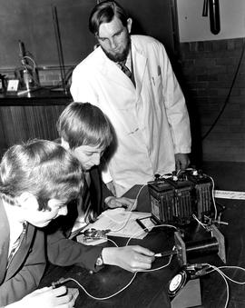 1976 BC Science Class Owen Roberts 001