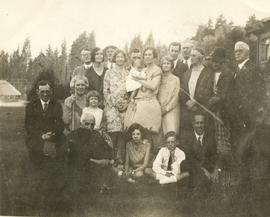 1940c Leake family group in garden 001
