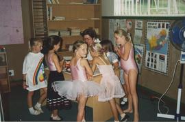1995 GP Miss Smith and the ballet girls 001